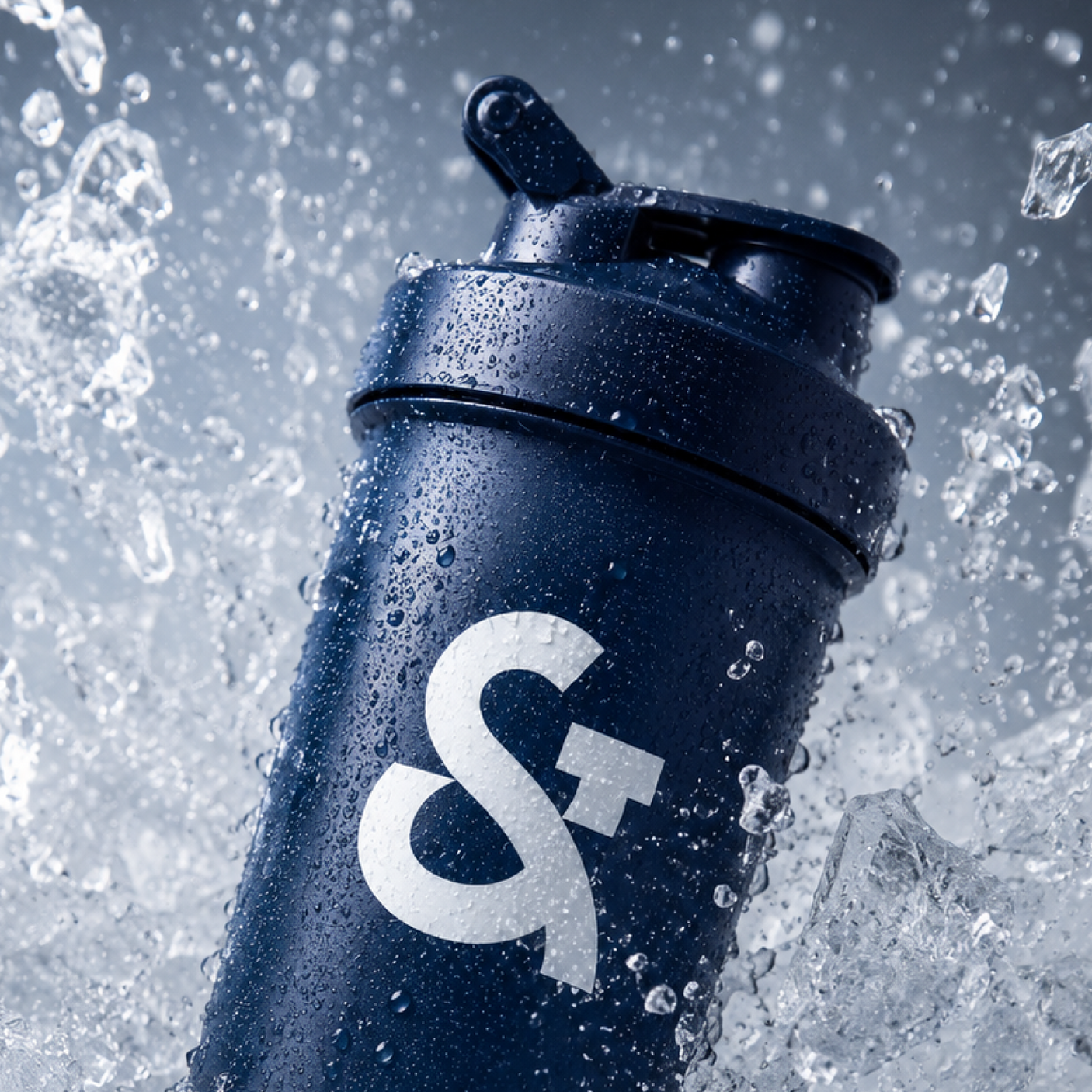 White Energy shaker met water